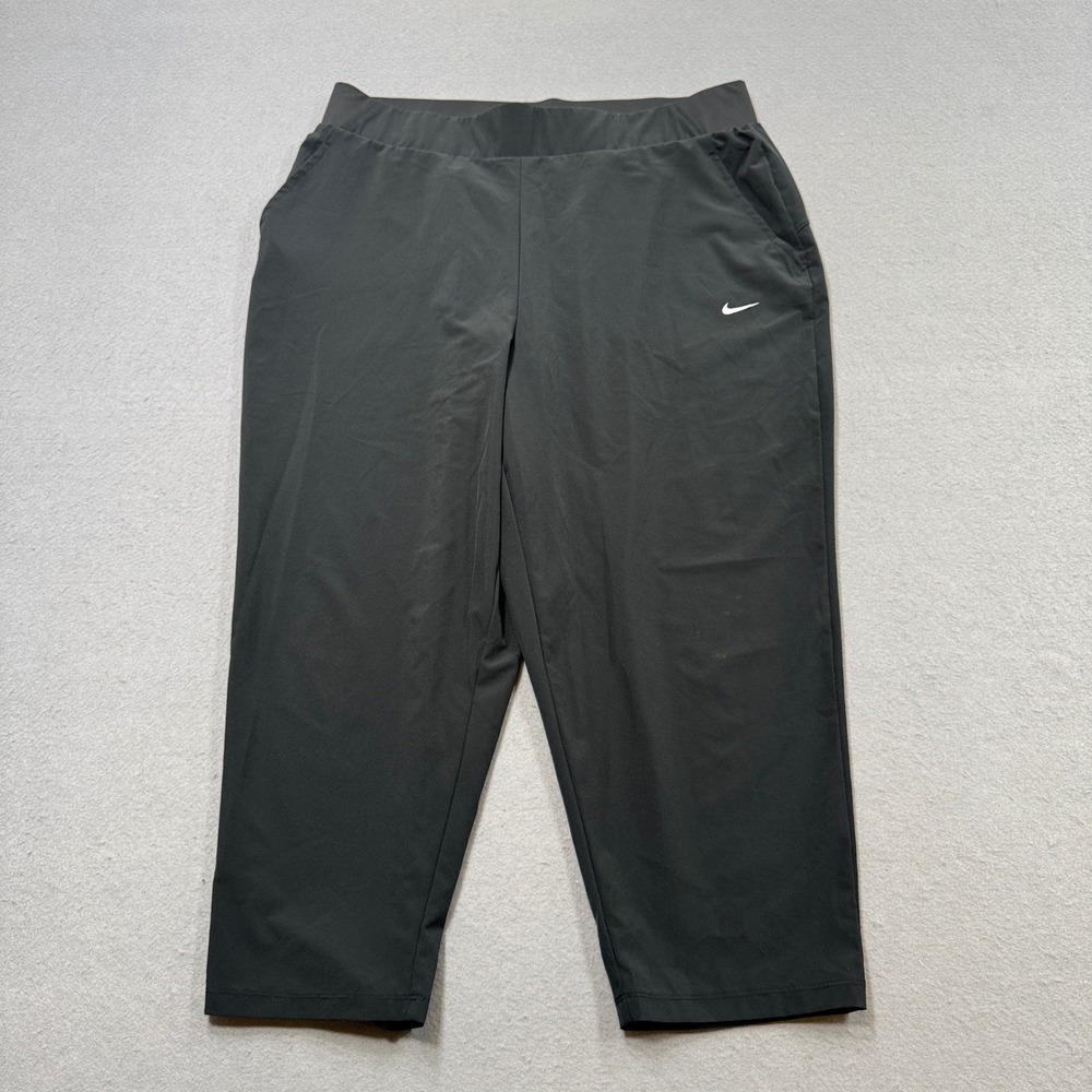 Nike Capri Pants Women's 1X Black Dri-FIT Cropped Swoosh Athletic Sportswear